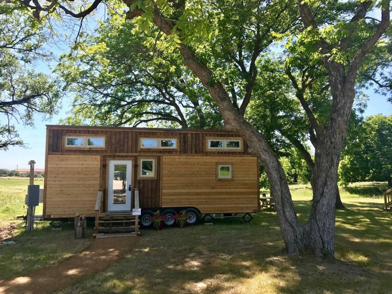 Montana Escape Elegant Tiny House In Waco Near Magnolia Villa Buitenkant foto