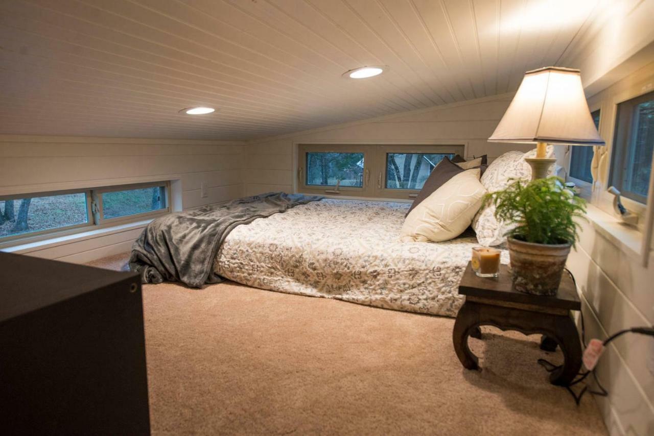 Montana Escape Elegant Tiny House In Waco Near Magnolia Villa Buitenkant foto