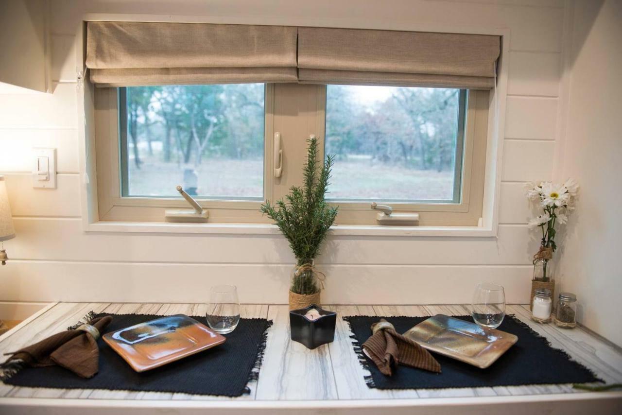 Montana Escape Elegant Tiny House In Waco Near Magnolia Villa Buitenkant foto