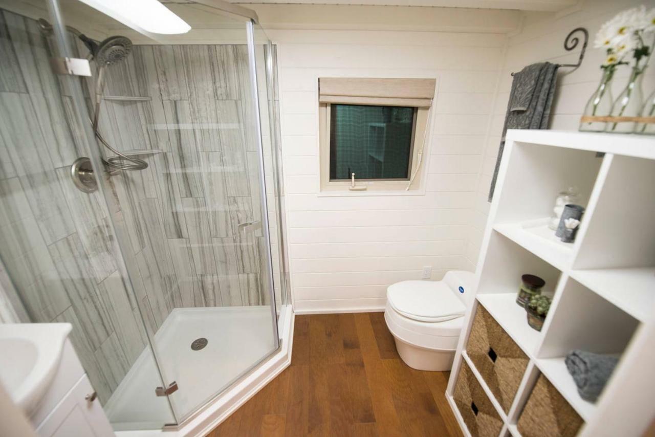 Montana Escape Elegant Tiny House In Waco Near Magnolia Villa Buitenkant foto