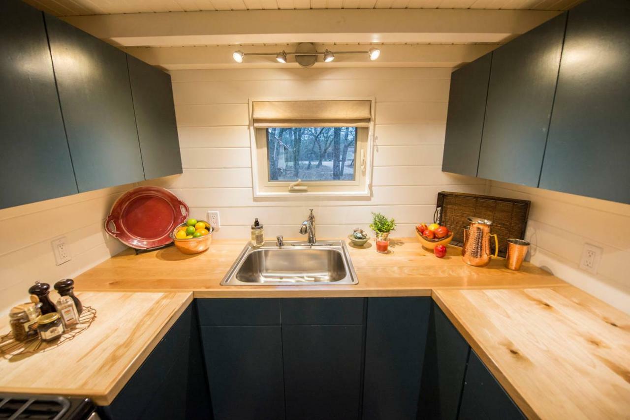 Montana Escape Elegant Tiny House In Waco Near Magnolia Villa Buitenkant foto